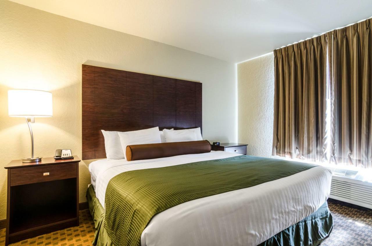 Cobblestone Inn And Suites - Eaton ภายนอก รูปภาพ