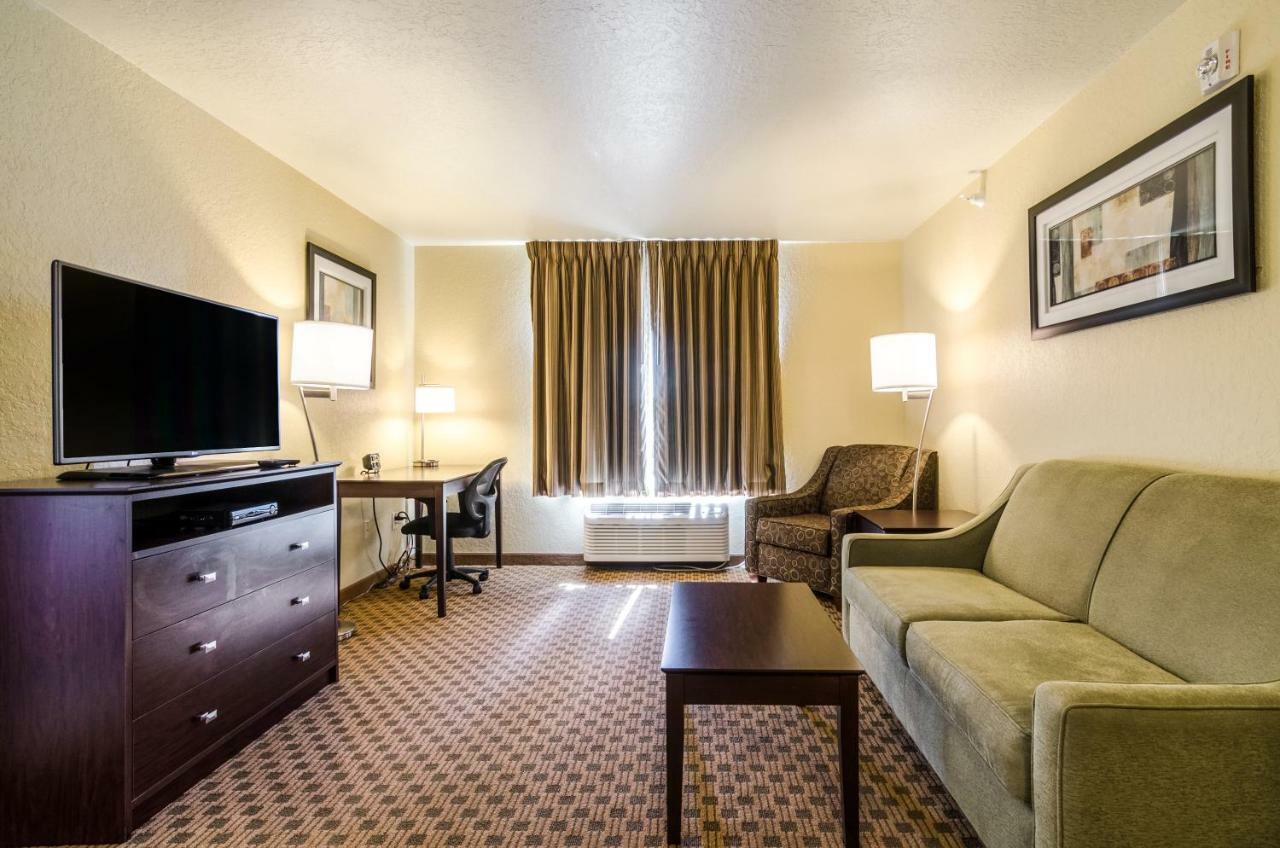 Cobblestone Inn And Suites - Eaton ภายนอก รูปภาพ