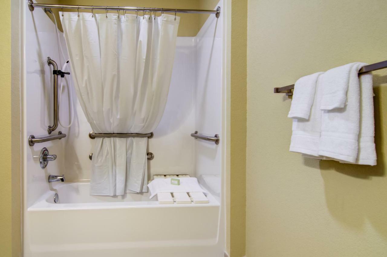 Cobblestone Inn And Suites - Eaton ภายนอก รูปภาพ