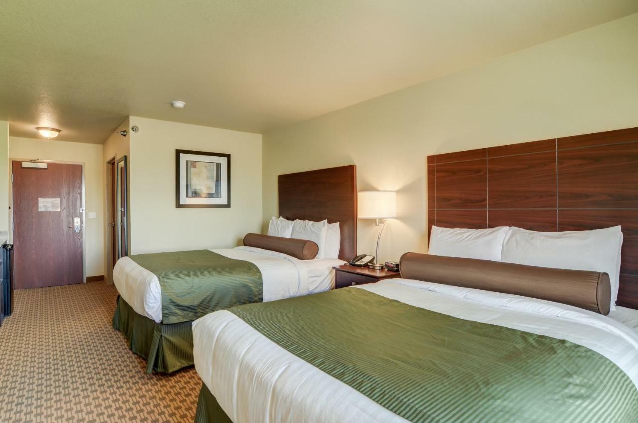 Cobblestone Inn And Suites - Eaton ภายนอก รูปภาพ