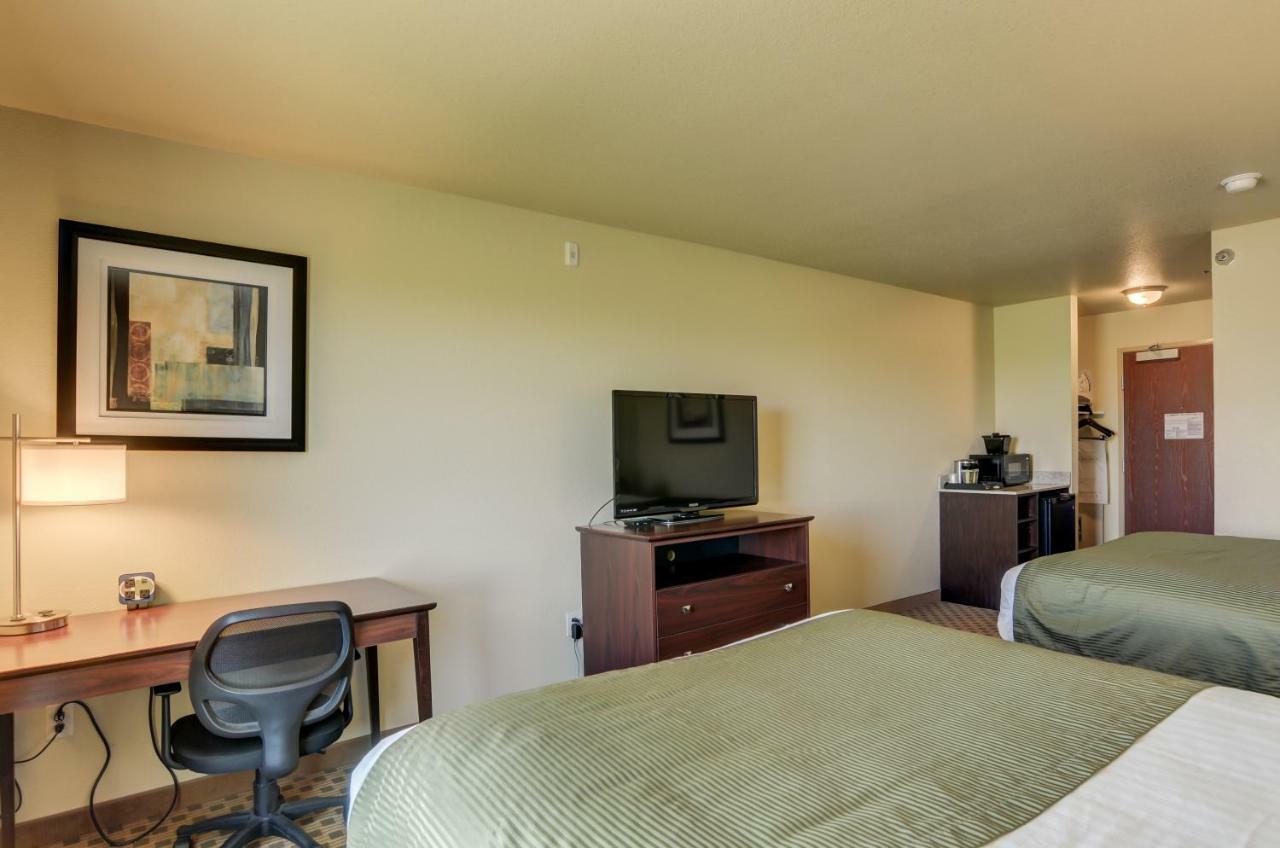 Cobblestone Inn And Suites - Eaton ภายนอก รูปภาพ