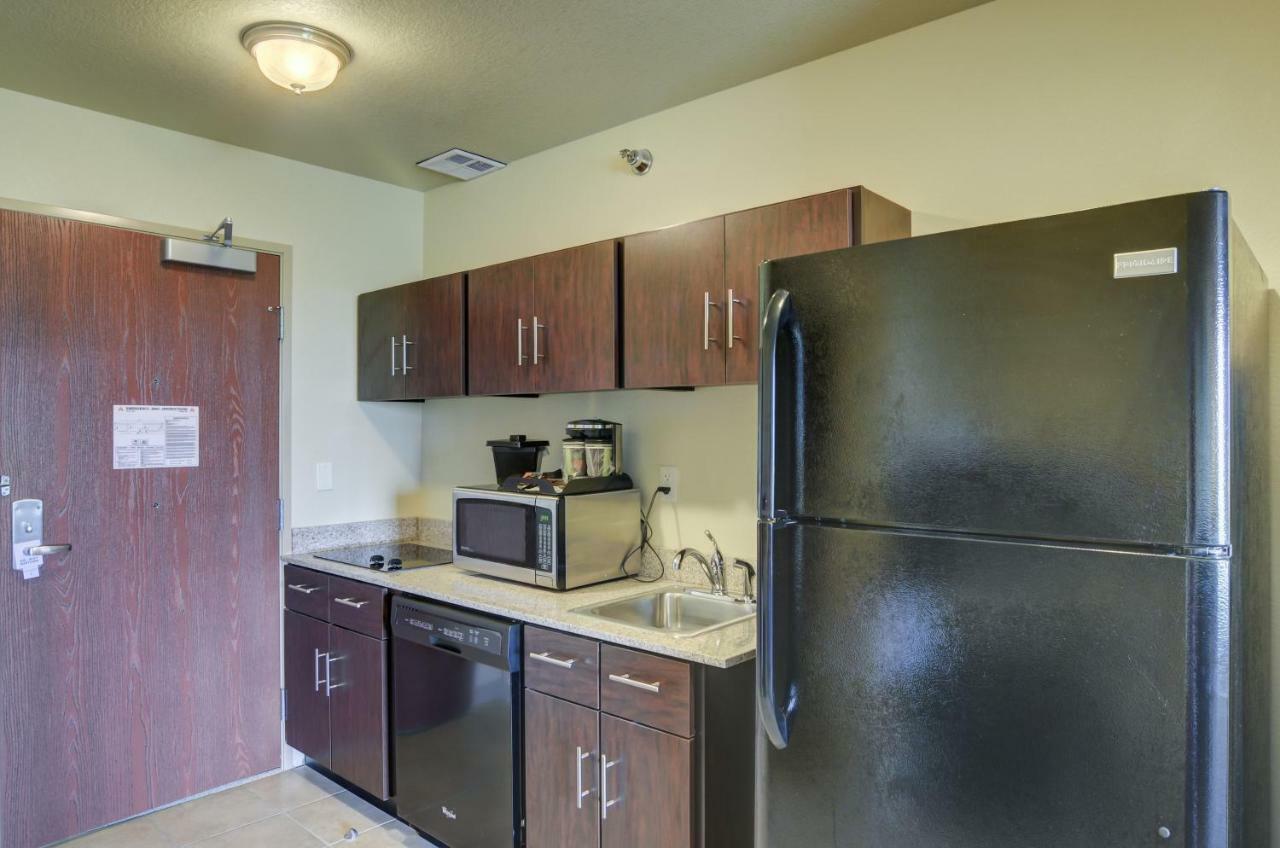 Cobblestone Inn And Suites - Eaton ภายนอก รูปภาพ